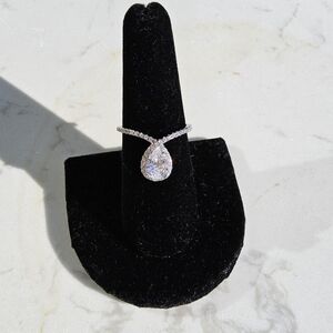 Elegant Silver Ring with Timeless Charm